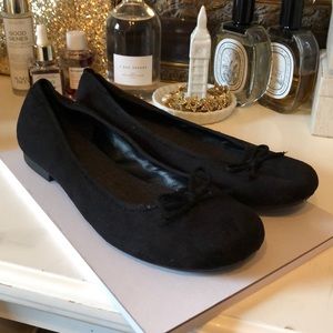 Gap faux suede flats!